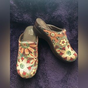 Sanita Vegan Mules - size 39 (size 9)